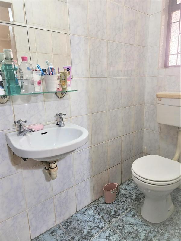 8 Bedroom Property for Sale in Belgravia Western Cape